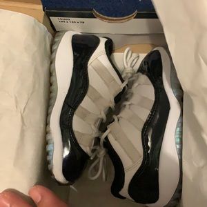 Jordan 11 Retro Low (Emerald)